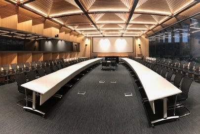 hearing room 